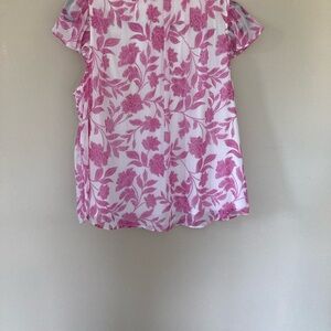 Pretty pink white top